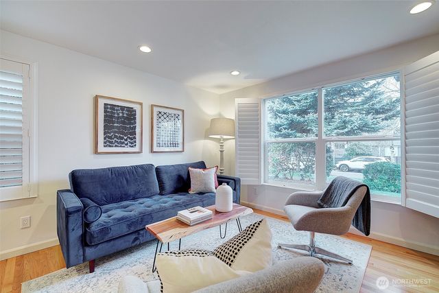 7940 17th Avenue SW, Seattle, WA 98106