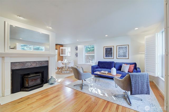 7940 17th Avenue SW, Seattle, WA 98106