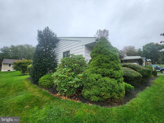 403 S SUMMIT AVE, Quarryville, PA 17566