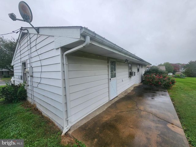 403 S SUMMIT AVE, Quarryville, PA 17566