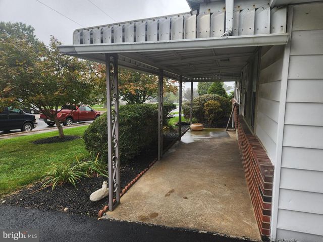 403 S SUMMIT AVE, Quarryville, PA 17566