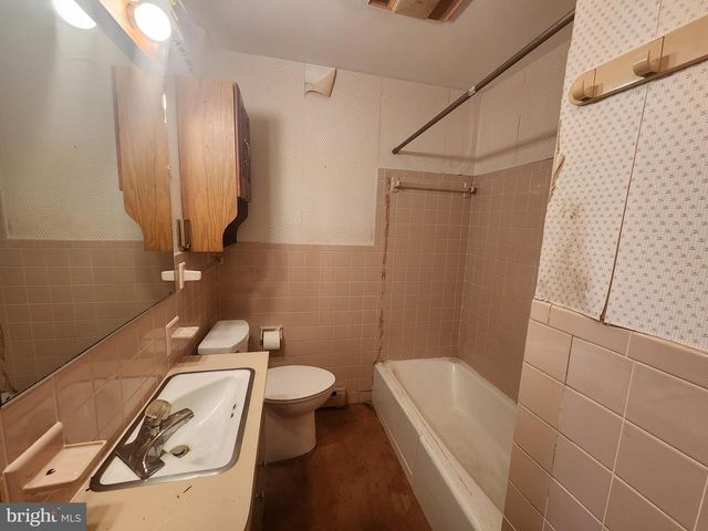 403 S SUMMIT AVE, Quarryville, PA 17566