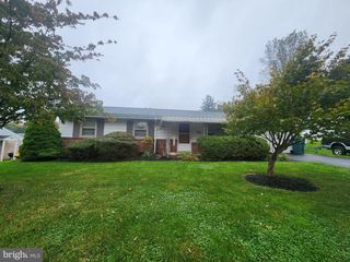 403 S SUMMIT AVE, Quarryville, PA 17566
