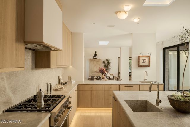 5970 N ECHO CANYON Drive, Phoenix, AZ 85018