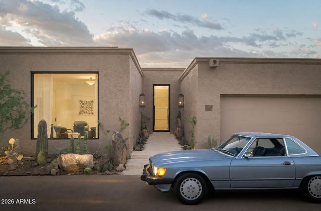 5970 N ECHO CANYON Drive, Phoenix, AZ 85018