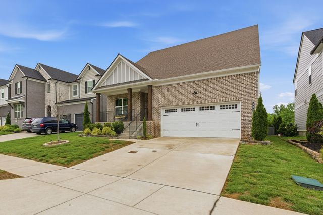 443 Meandering Way, White House, TN 37188
