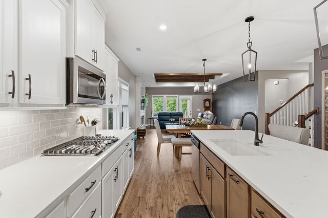 443 Meandering Way, White House, TN 37188