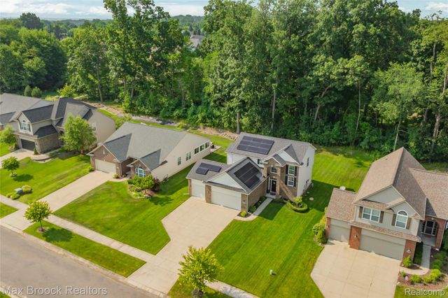 8012 IVY GLEN PARK LANE, White Lake Charter Township, MI 48386