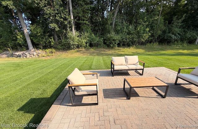 8012 IVY GLEN PARK LANE, White Lake Charter Township, MI 48386