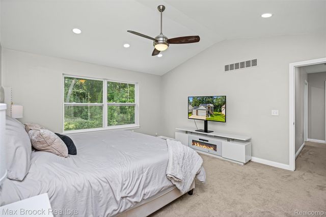 8012 IVY GLEN PARK LANE, White Lake Charter Township, MI 48386