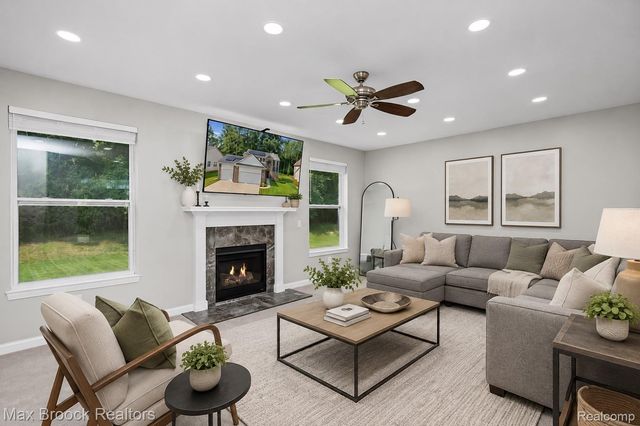 8012 IVY GLEN PARK LANE, White Lake Charter Township, MI 48386