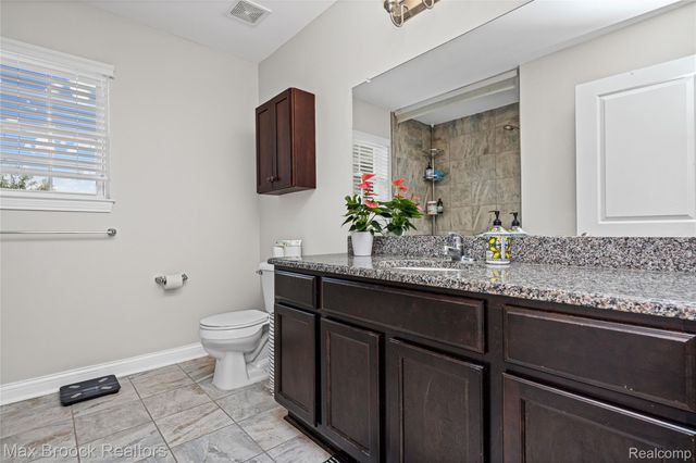8012 IVY GLEN PARK LANE, White Lake Charter Township, MI 48386