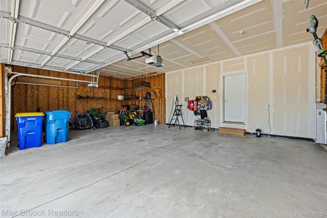 8012 IVY GLEN PARK LANE, White Lake Charter Township, MI 48386