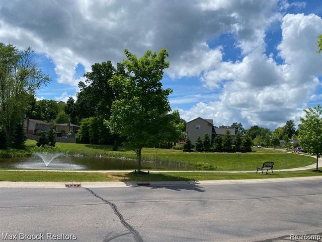 8012 IVY GLEN PARK LANE, White Lake Charter Township, MI 48386