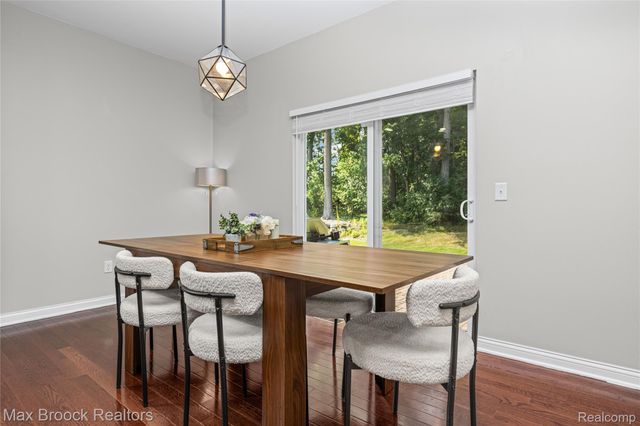 8012 IVY GLEN PARK LANE, White Lake Charter Township, MI 48386
