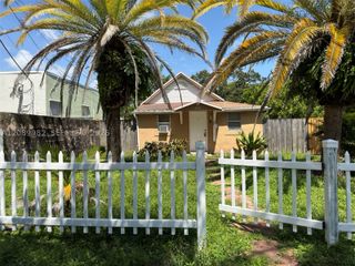 113 SE 4th St, Hallandale Beach, FL 33009