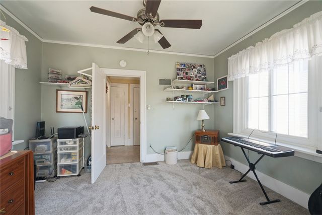 311 22nd St NE, Cedar Rapids, IA 52402