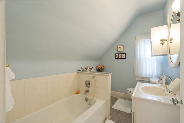 311 22nd St NE, Cedar Rapids, IA 52402