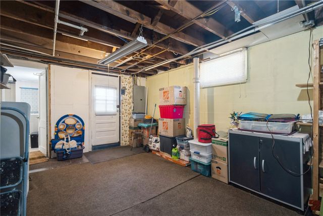 311 22nd St NE, Cedar Rapids, IA 52402