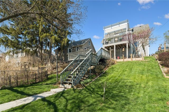 311 22nd St NE, Cedar Rapids, IA 52402