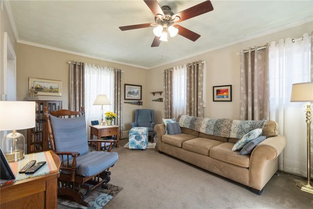 311 22nd St NE, Cedar Rapids, IA 52402