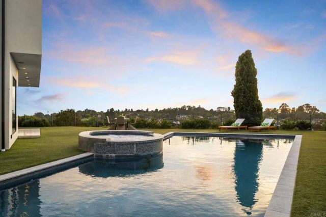 2170 Via Nina, La Jolla, CA 92037