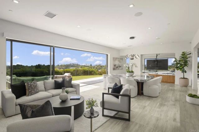 2170 Via Nina, La Jolla, CA 92037
