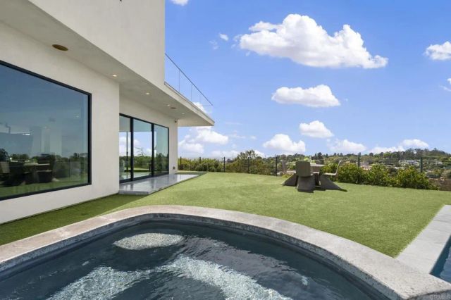 2170 Via Nina, La Jolla, CA 92037