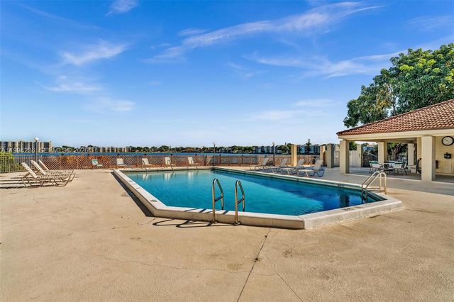 109 Lake Emerald Dr 108, Oakland Park, FL 33309