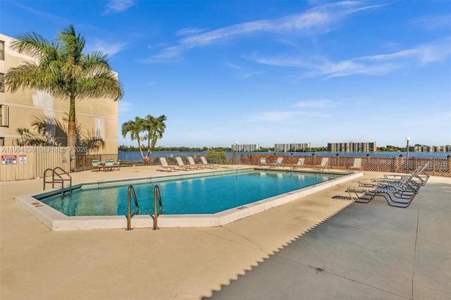 109 Lake Emerald Dr 108, Oakland Park, FL 33309