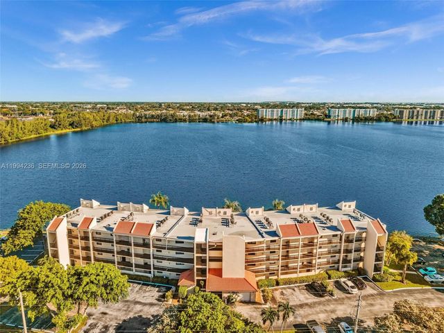 109 Lake Emerald Dr 108, Oakland Park, FL 33309