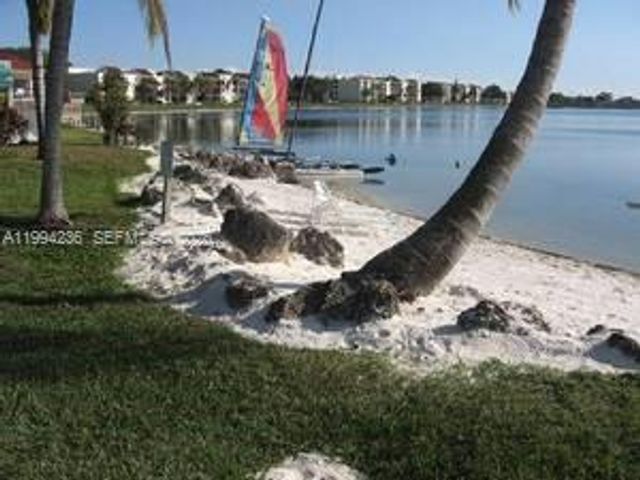 109 Lake Emerald Dr 108, Oakland Park, FL 33309