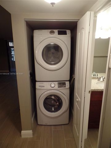 109 Lake Emerald Dr 108, Oakland Park, FL 33309