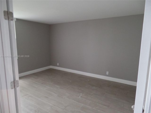 109 Lake Emerald Dr 108, Oakland Park, FL 33309