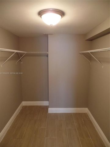 109 Lake Emerald Dr 108, Oakland Park, FL 33309