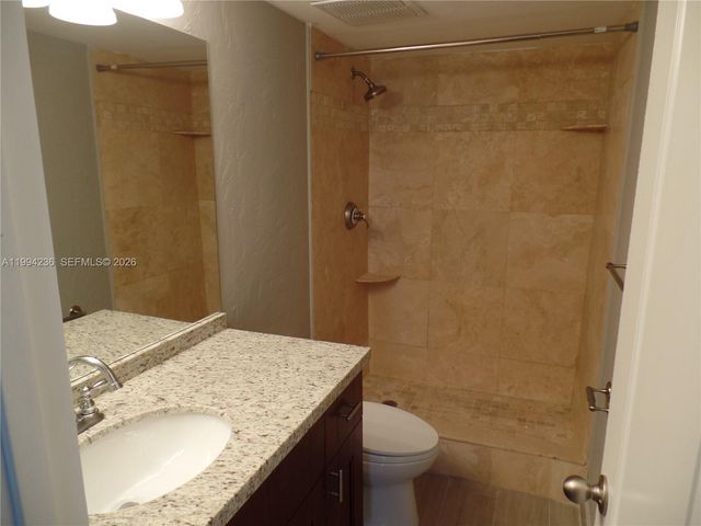 109 Lake Emerald Dr 108, Oakland Park, FL 33309