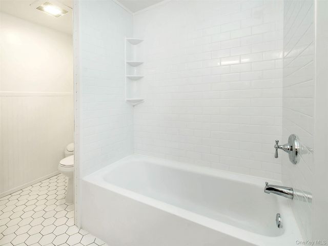 92 Elm Avenue 1st Floor, Glen Cove, NY 11542