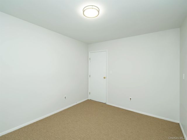 92 Elm Avenue 1st Floor, Glen Cove, NY 11542