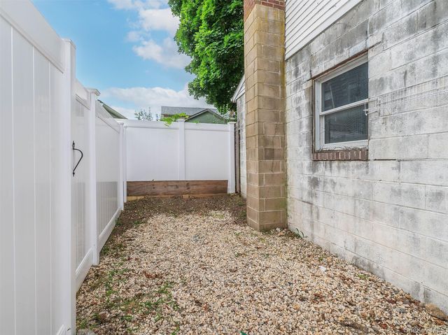 92 Elm Avenue 1st Floor, Glen Cove, NY 11542