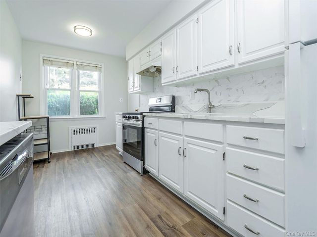 92 Elm Avenue 1st Floor, Glen Cove, NY 11542