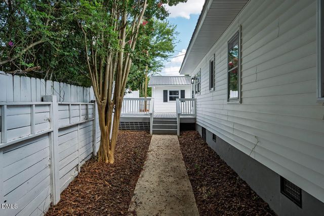 570 West Street, Pittsboro, NC 27312