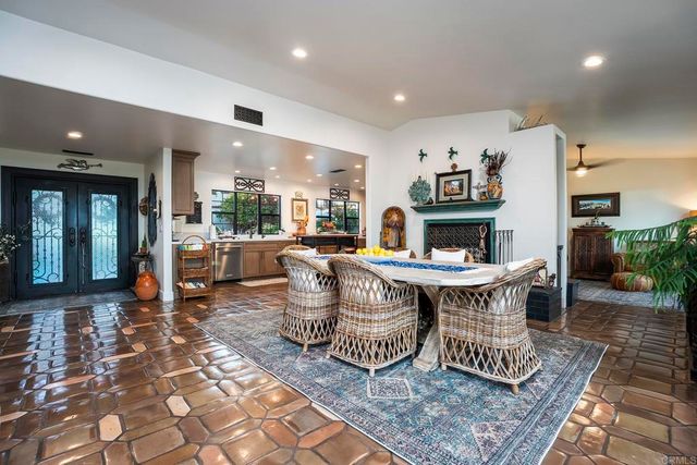 2763 W VICTORIA DR, Alpine, CA 91901