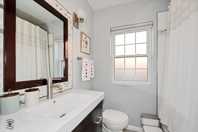 9751 S Hamlin Avenue, Evergreen Park, IL 60805