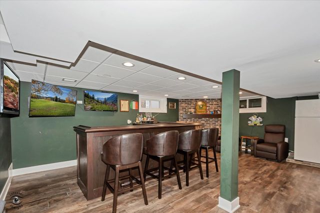 9751 S Hamlin Avenue, Evergreen Park, IL 60805