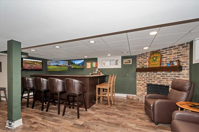 9751 S Hamlin Avenue, Evergreen Park, IL 60805