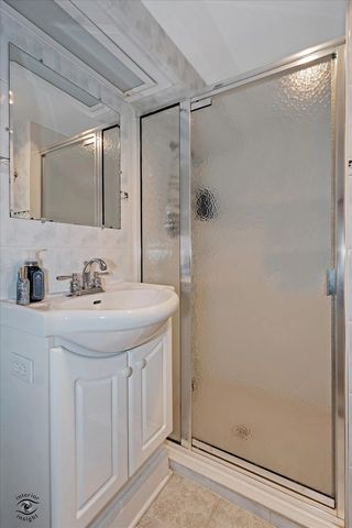 9751 S Hamlin Avenue, Evergreen Park, IL 60805