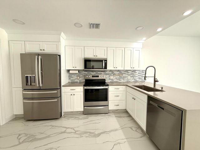 117 Waterford Drive, Jupiter, FL 33458