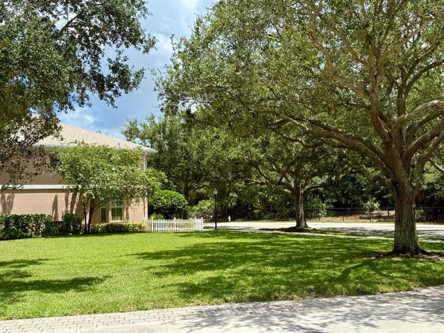 117 Waterford Drive, Jupiter, FL 33458