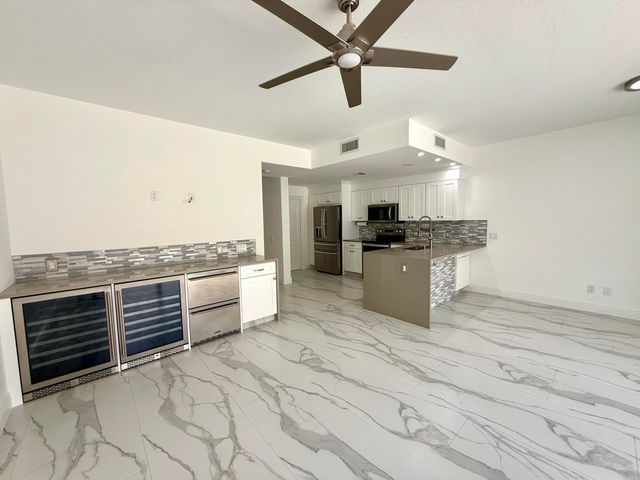 117 Waterford Drive, Jupiter, FL 33458