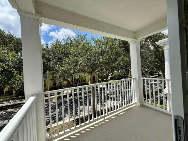 117 Waterford Drive, Jupiter, FL 33458